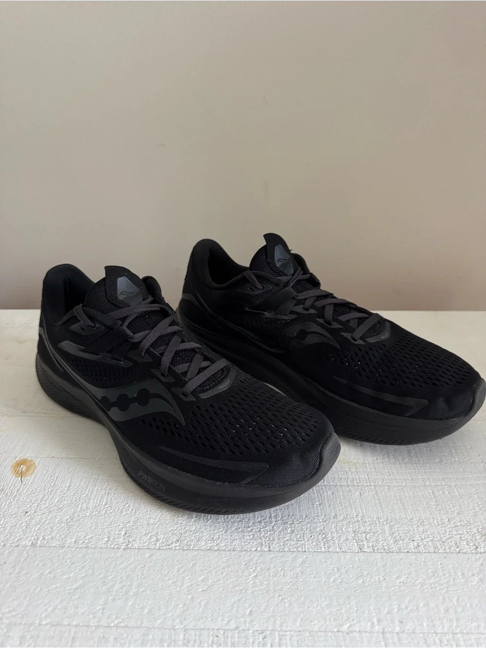 Women’s Saucony Ride 15 Running Shoes. Gently worn.